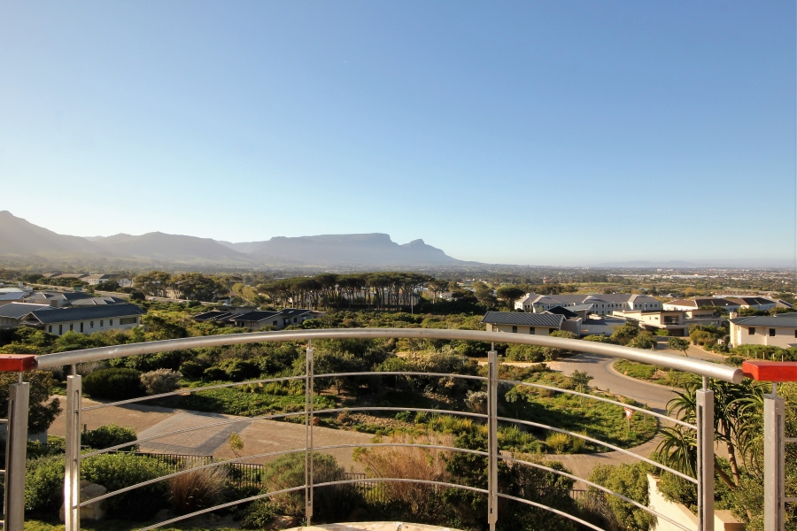 4 Bedroom Property for Sale in Stonehurst Mountain Estate Western Cape